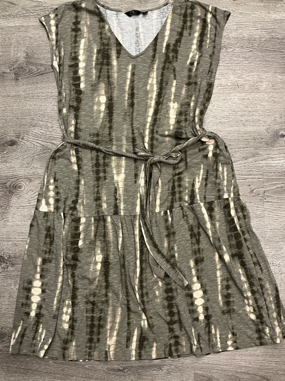 G by Giuliana Olive and Cream V-Neck Tie-Waist Maxi Dress Size XLP